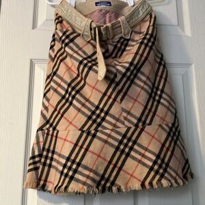 Burberry London size 38 wool skirt